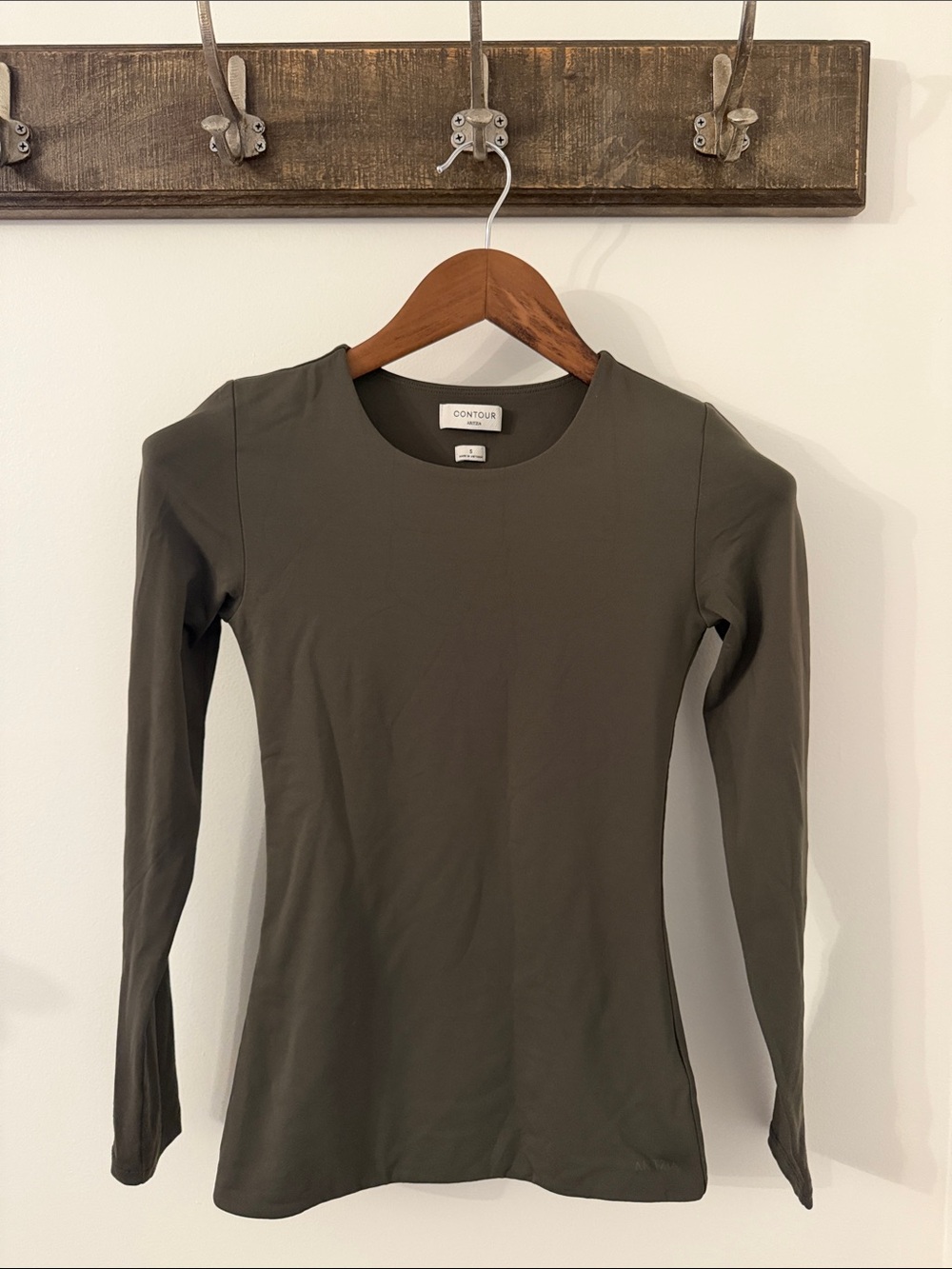 Aritzia Women's Long-Sleeve CONTOUR - Olive Green Size S